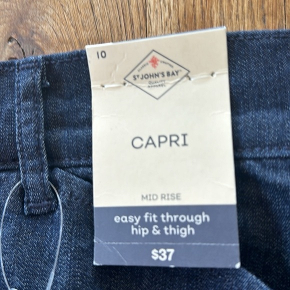 New St. John's Bay Capri, 10, Dark Rinse Blue, Slenderizing! - Picture 10 of 10